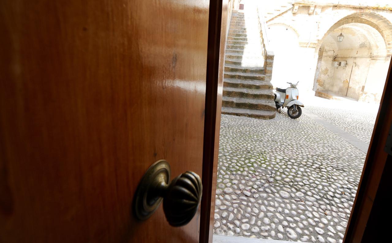 Il Cortile Del Marchese Beccadelli Bed & Breakfast Sambuca di Sicilia Dış mekan fotoğraf